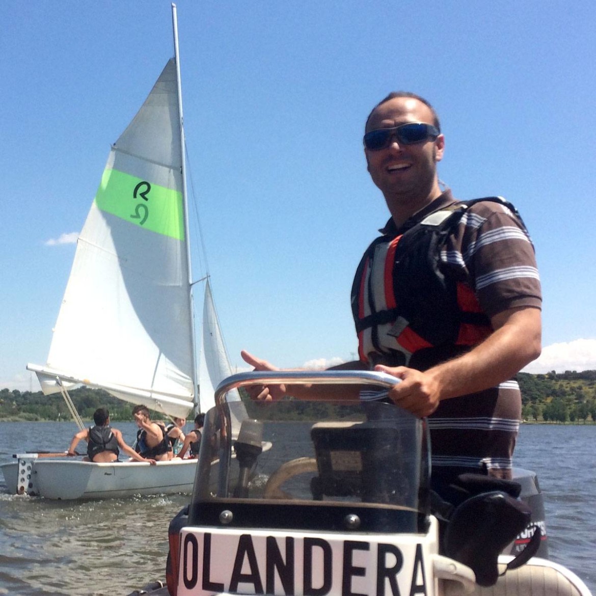 Bajo mandato tranquilo Distribuir monitor-andres - Centro Náutico Serranilllos, Actividades náuticas en el embalse de Cazalegas, vela, windsurf, regatas, paddle surf, campeonatos en la Urbanización Serranillos Playa, San Román de los Montes, Toledo Bajo mandato tranquilo Distribuir monitor-andres - Centro Náutico Serranilllos, Actividades náuticas en el embalse de Cazalegas, vela, windsurf, regatas, paddle surf, campeonatos en la Urbanización Serranillos Playa, San Román de los Montes, Toledo