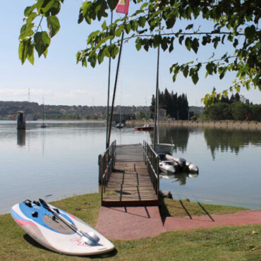 club-nautico-serranillos-clases-de-vela-1.jpg